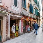 Ca\' Ludovica @RialtoBridge